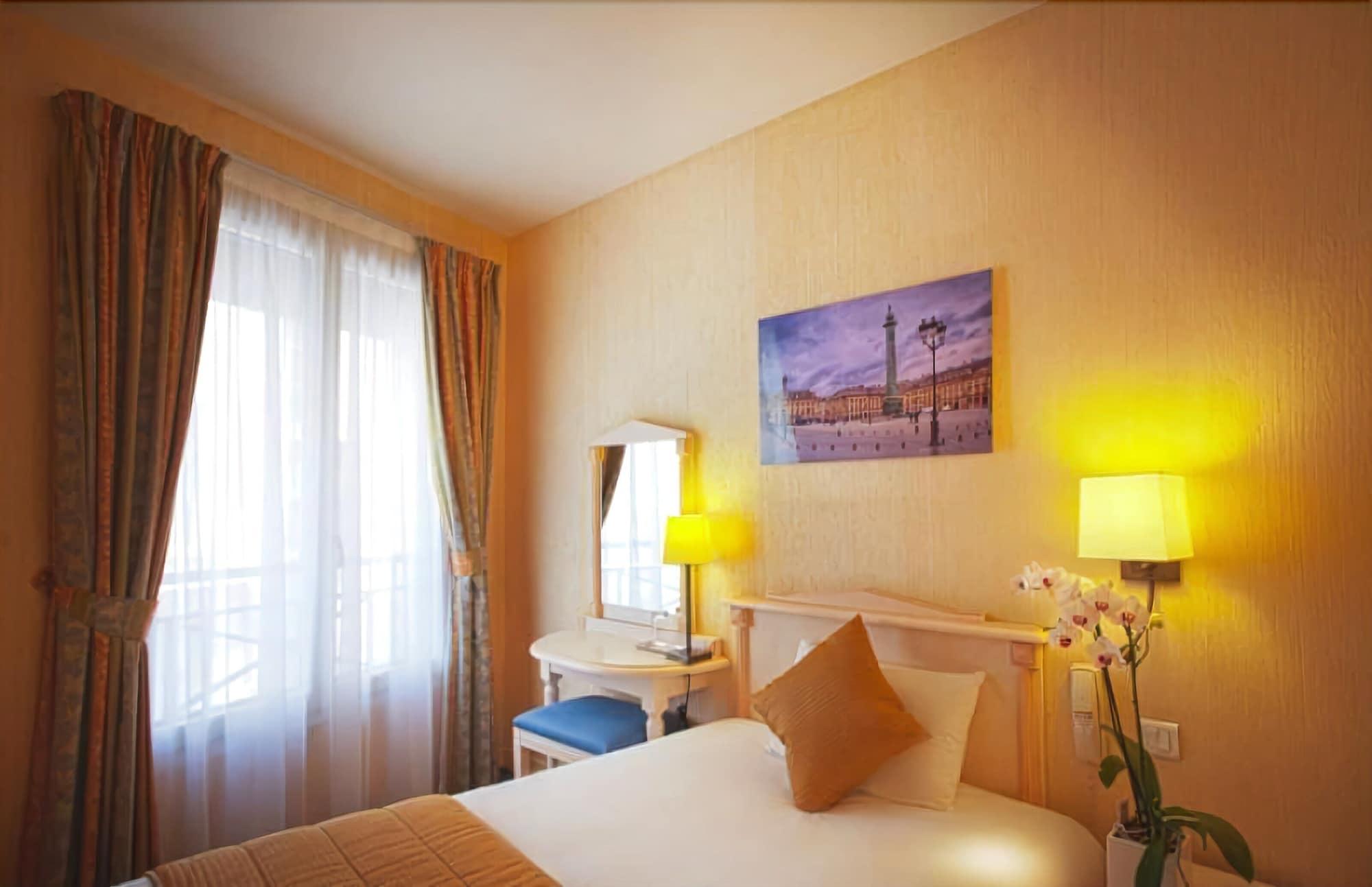 Hotel Louvre Sainte Anne Paris Exterior foto